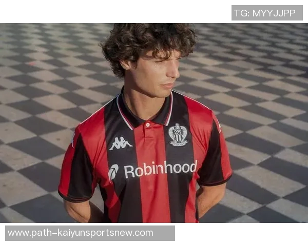 31号足球明星的身份揭秘及其在足球界的影响力分析