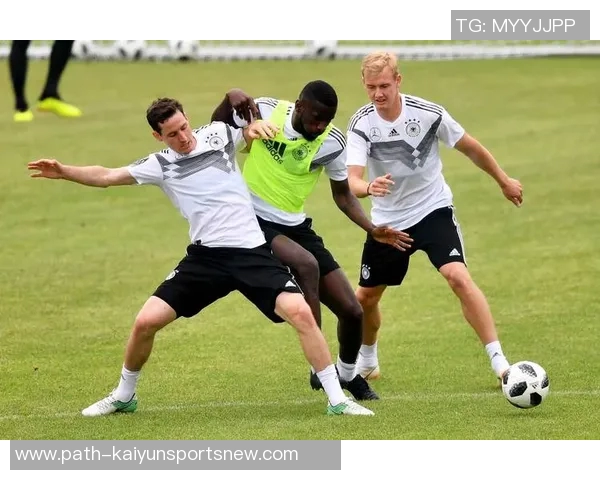 德国与葡萄牙在欧洲杯赛场的激烈对决与历史交锋回顾